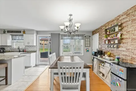 8836 West 93rd Place Hickory Hills IL 60457
