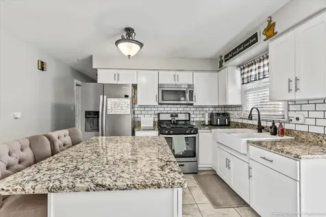 8836 West 93rd Place Hickory Hills IL 60457