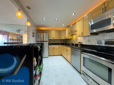 9731 North Fox Glen Drive Niles IL 60714