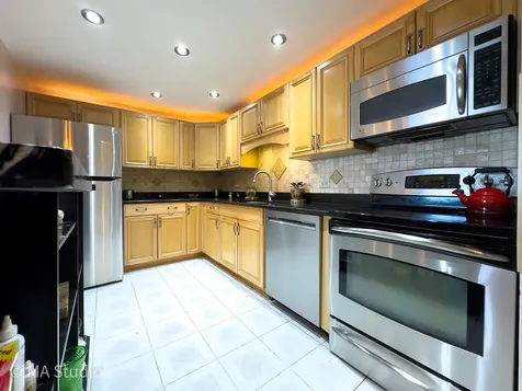9731 North Fox Glen Drive Niles IL 60714