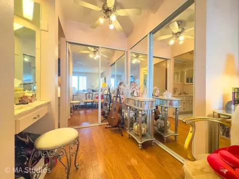 9731 North Fox Glen Drive Niles IL 60714