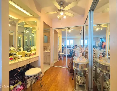 9731 North Fox Glen Drive Niles IL 60714