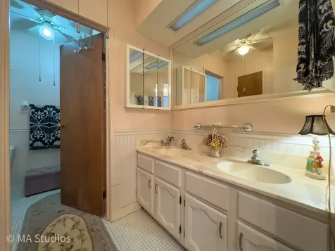9731 North Fox Glen Drive Niles IL 60714