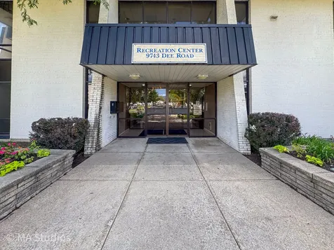 9731 North Fox Glen Drive Niles IL 60714