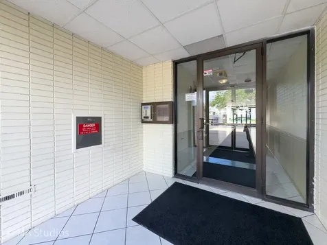 9731 North Fox Glen Drive Niles IL 60714