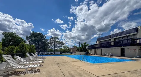 9731 North Fox Glen Drive Niles IL 60714