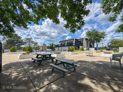 9731 North Fox Glen Drive Niles IL 60714