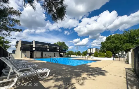 9731 North Fox Glen Drive Niles IL 60714