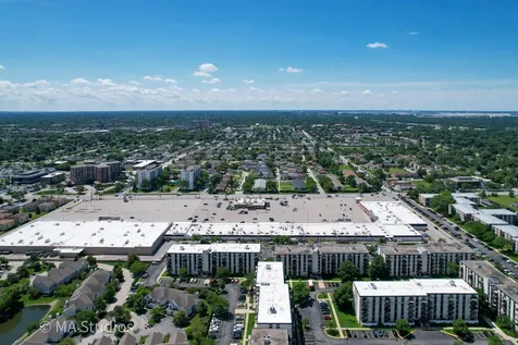 9731 North Fox Glen Drive Niles IL 60714