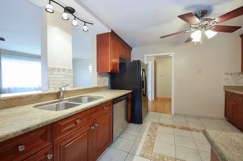 8999 Kennedy Drive Des Plaines IL 60016