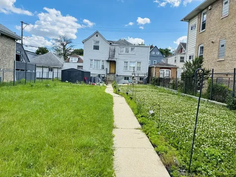4925 West Warwick Avenue Chicago IL 60641