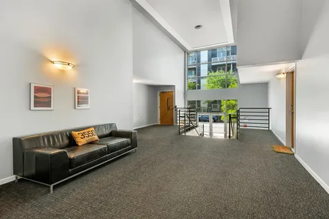 3550 West Montrose Avenue Chicago IL 60618