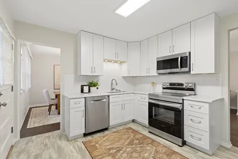 221 West Sheridan Place Lake Bluff IL 60044