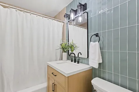 221 West Sheridan Place Lake Bluff IL 60044