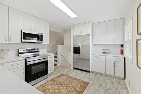 221 West Sheridan Place Lake Bluff IL 60044