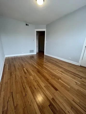4411 West Montrose Avenue Chicago IL 60641