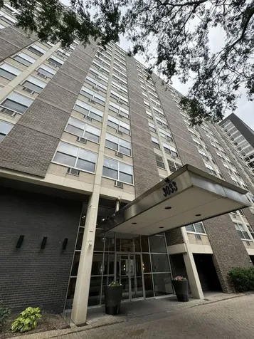 3033 North Sheridan Road Chicago IL 60657
