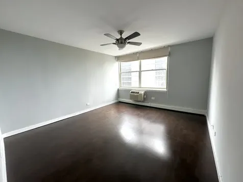 3033 North Sheridan Road Chicago IL 60657