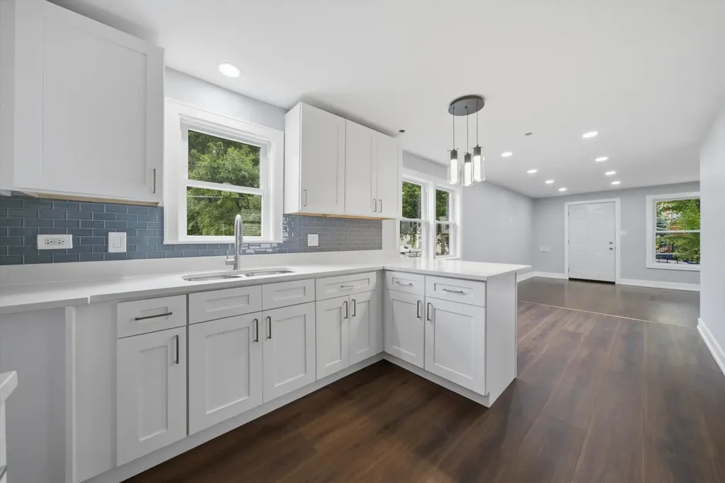 2016 West 52nd Street Chicago IL 60609