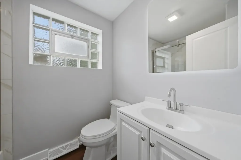 2016 West 52nd Street Chicago IL 60609