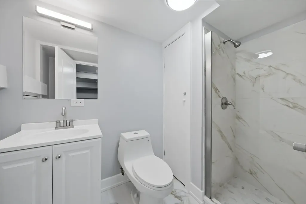2016 West 52nd Street Chicago IL 60609