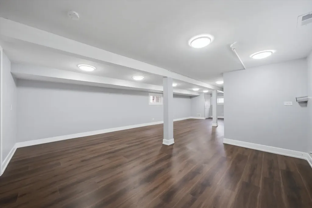 2016 West 52nd Street Chicago IL 60609