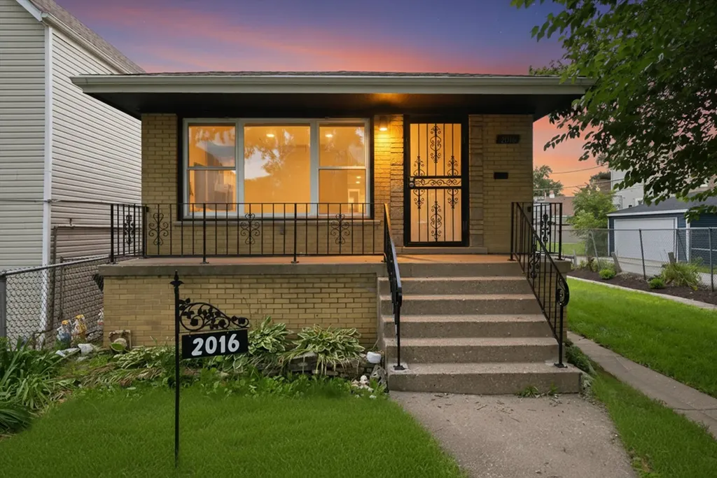 2016 West 52nd Street Chicago IL 60609