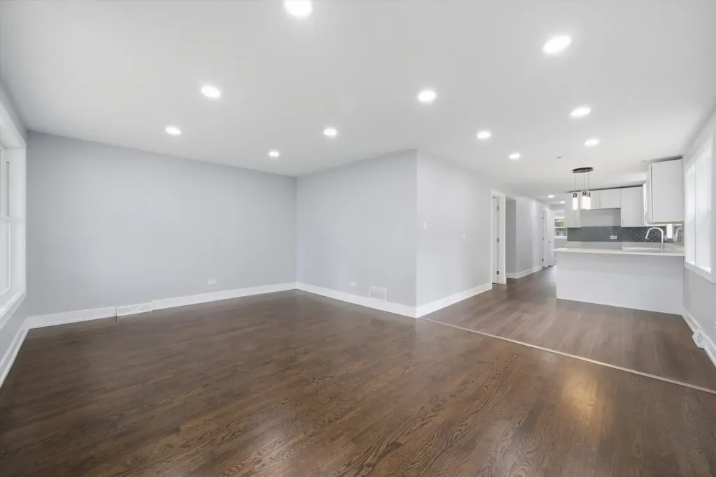 2016 West 52nd Street Chicago IL 60609