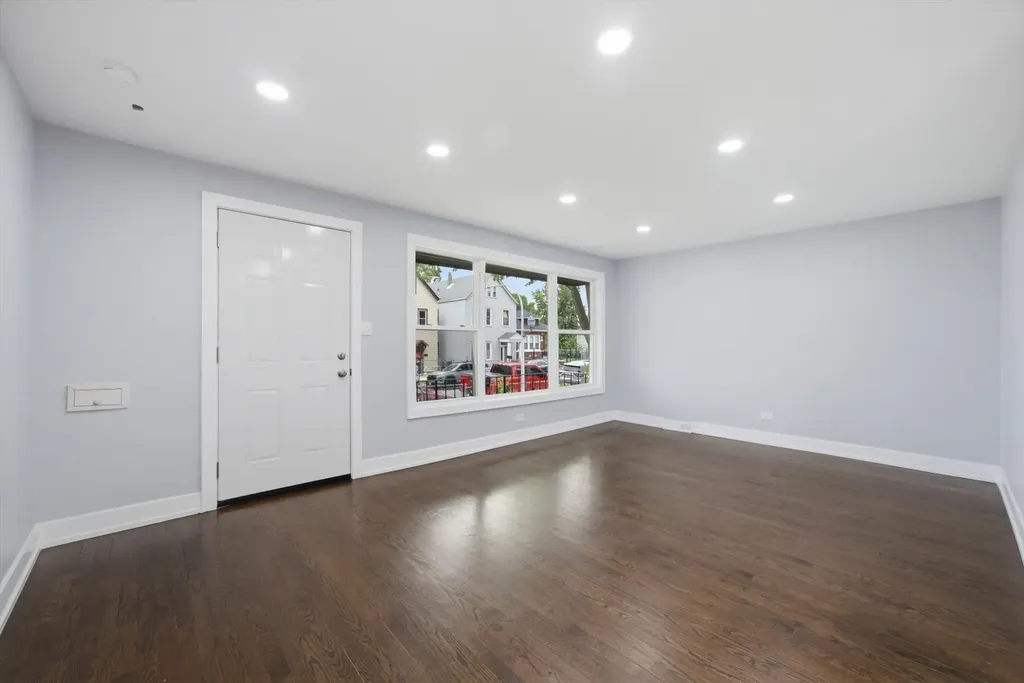 2016 West 52nd Street Chicago IL 60609