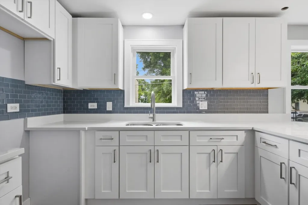 2016 West 52nd Street Chicago IL 60609