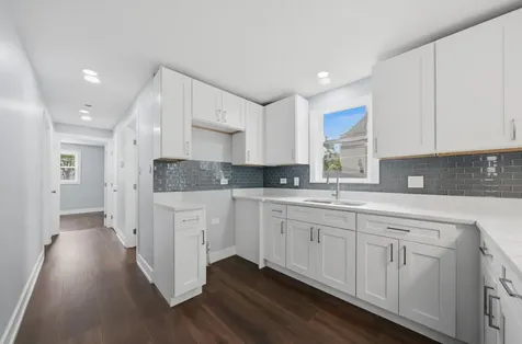 2016 West 52nd Street Chicago IL 60609