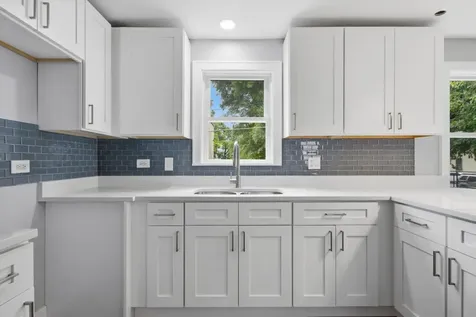 2016 West 52nd Street Chicago IL 60609