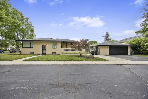 18202 Locust Street Lansing IL 60438
