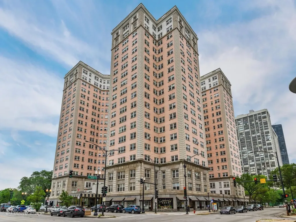 5555 North Sheridan Road Chicago IL 60640