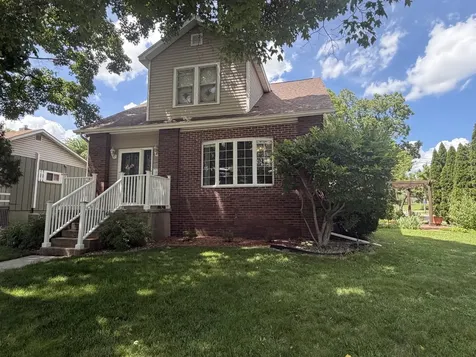 1203 6TH Street Peru IL 61354