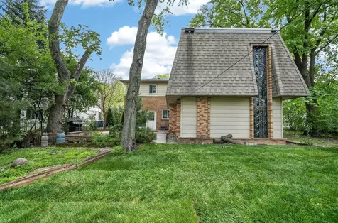 208 Pine Street Deerfield IL 60015