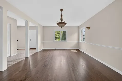208 Pine Street Deerfield IL 60015