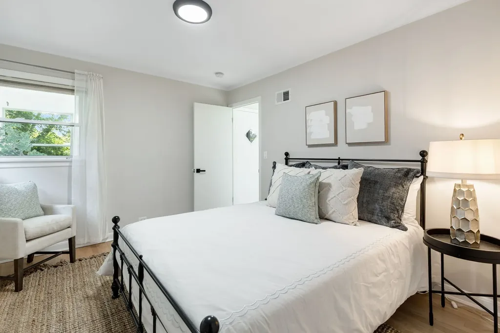 604 Lavergne Avenue Wilmette IL 60091
