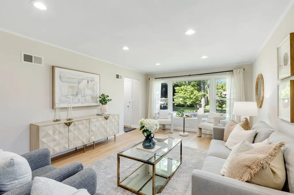604 Lavergne Avenue Wilmette IL 60091