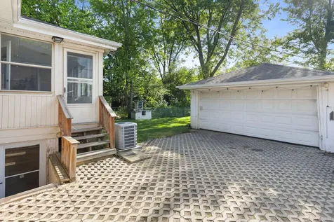 604 Lavergne Avenue Wilmette IL 60091