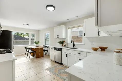 604 Lavergne Avenue Wilmette IL 60091