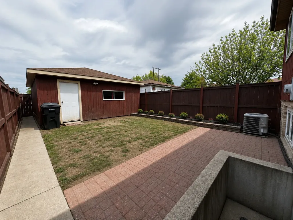 5708 West 64th Place Chicago IL 60638
