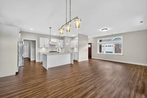 11 Briden Lane Sycamore IL 60178