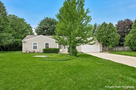 3287 Medford Court Island Lake IL 60042