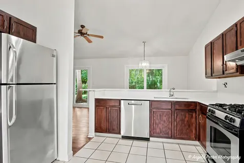 3287 Medford Court Island Lake IL 60042
