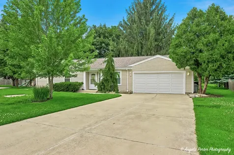 3287 Medford Court Island Lake IL 60042