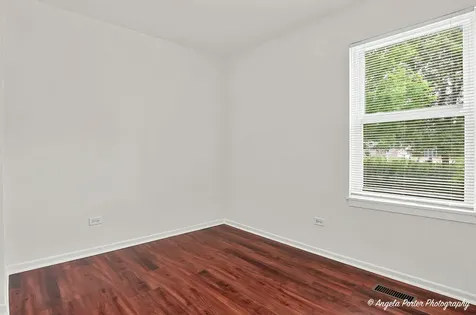 3287 Medford Court Island Lake IL 60042