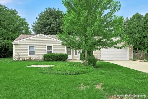 3287 Medford Court Island Lake IL 60042