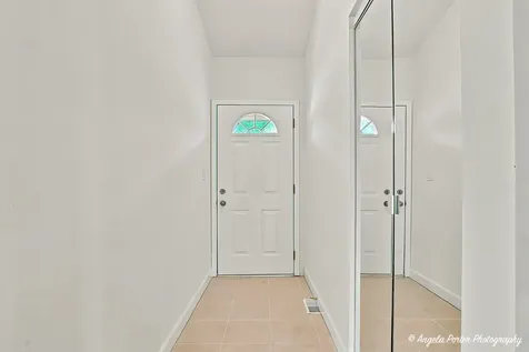 3287 Medford Court Island Lake IL 60042