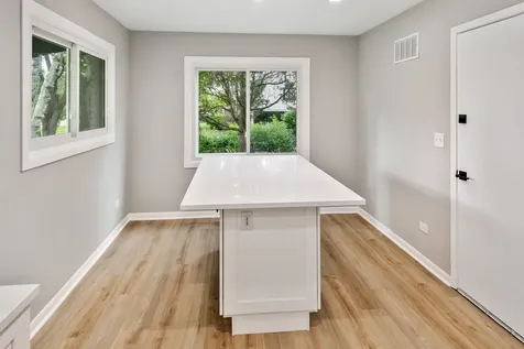 617 South Busse Road Mount Prospect IL 60056
